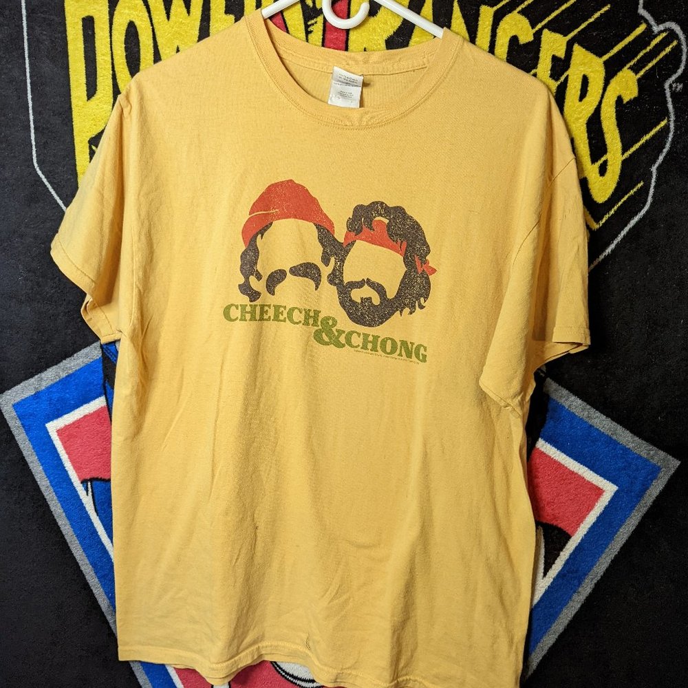 2009 Cheech & Chong Yellow T-Shirt.  In good condition, size large.